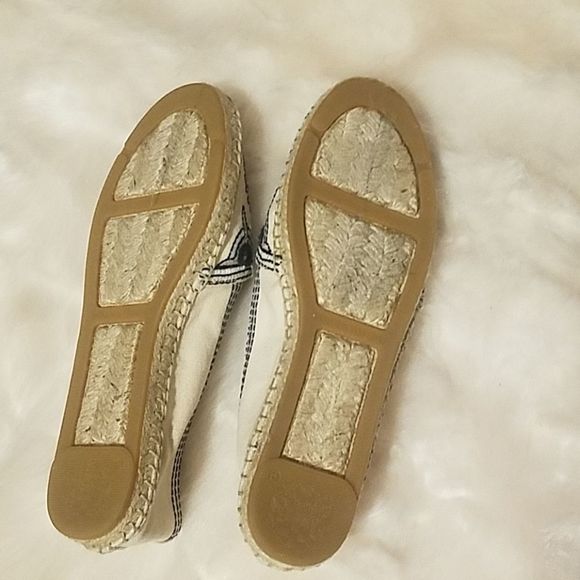 Vince Camuto slip-on shoes - Picture 7 of 7